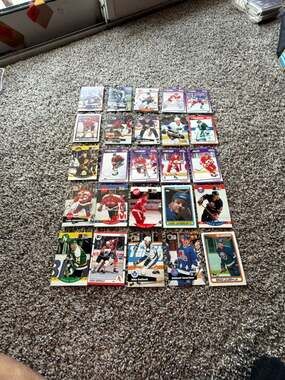 Collection of Vintage 1990-1991 Pro Set NHL Hockey Trading Cards (25 Card Lot) #